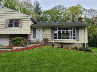 73 Rolling Way, New Rochelle, NY 10804