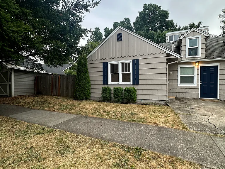 1356 SW A Ave #1356 — Photo 4
