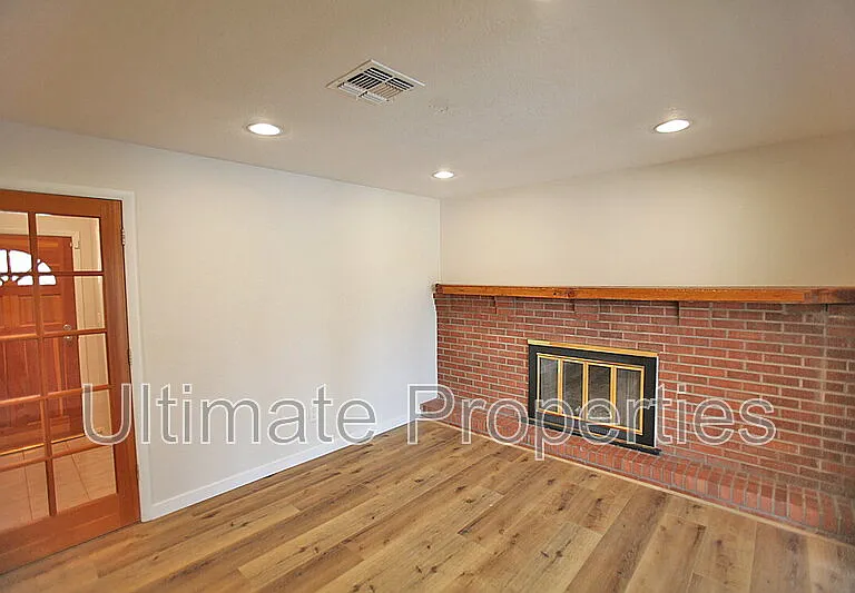 4129 E Bluefield Ave — Photo 12