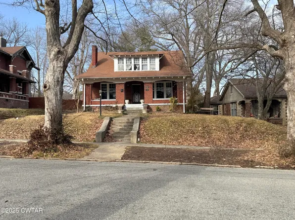218 Oak St, Dyersburg, TN 38024