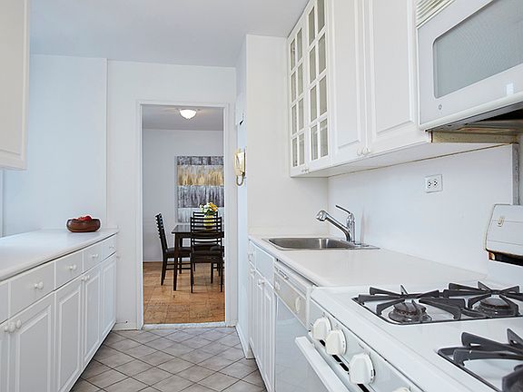 3rd image of 444 E 86th St APT 35A