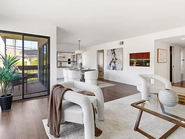 58 E Poplar Ave #4 — Photo 4