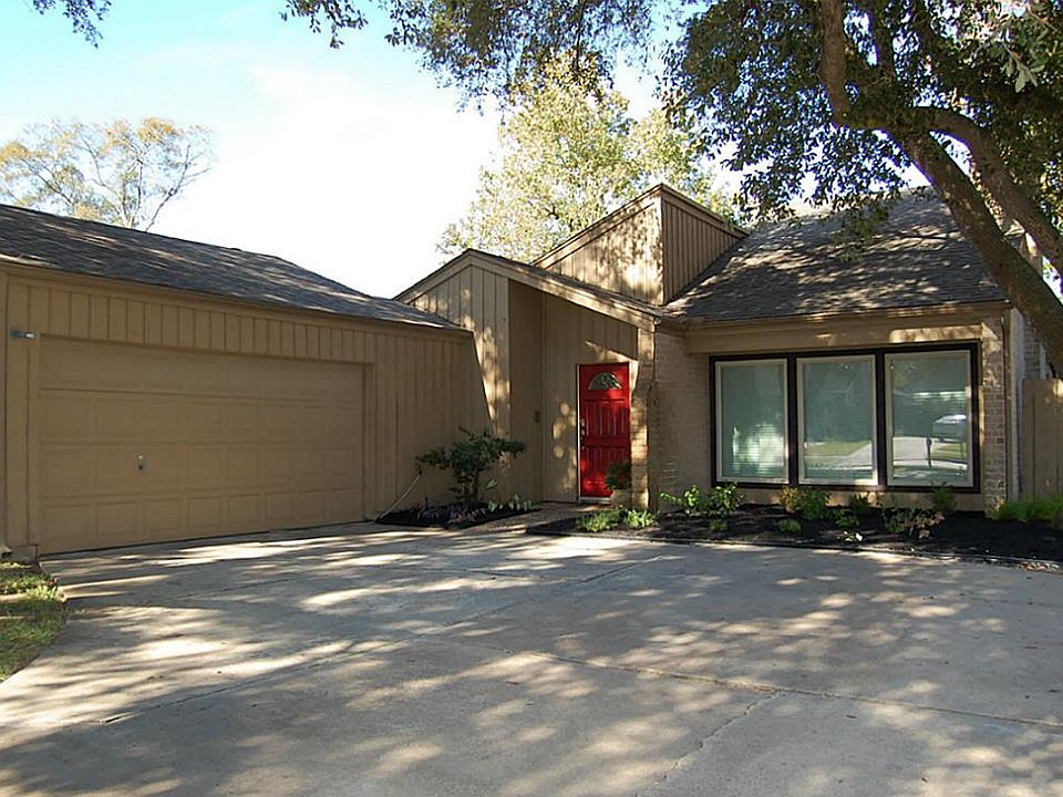 1st image of 15918 Herongate Dr