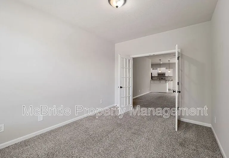 857 Westlawn Dr — Photo 6