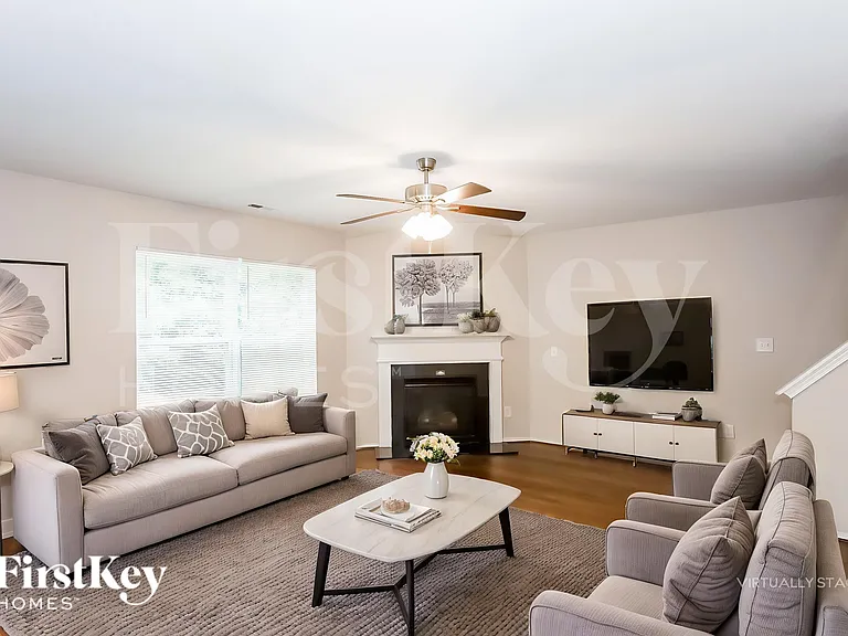 2709 Buckleigh Dr — Photo 4