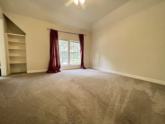 3rd image of 1903 Maidenhair Ln