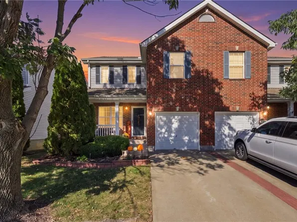 1224 SW Wysteria Dr, Lees Summit, MO 64082