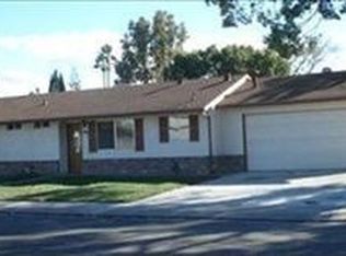 1126 Manor Dr, Ripon, CA 95366