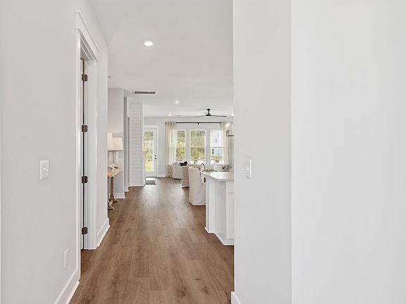5th image of 139 Archdale St