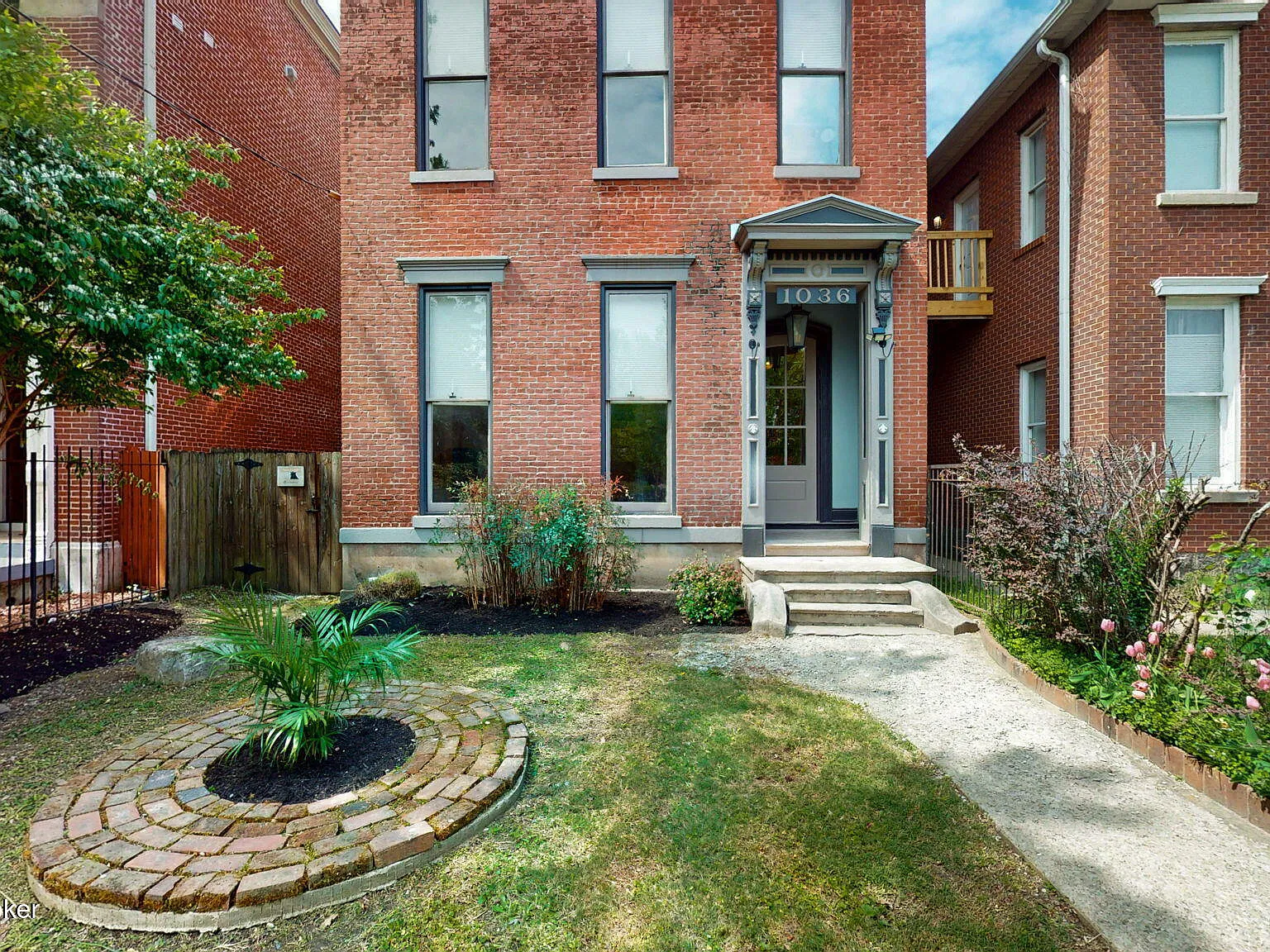4 bed, 4.0 bath, 3735 sqft, $2,400 — Photo 3