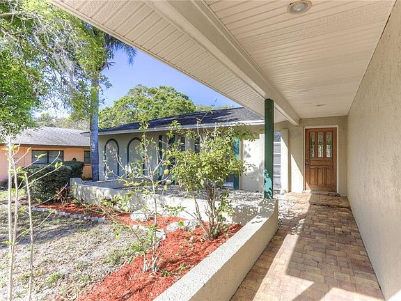 3rd image of 805 High View Dr