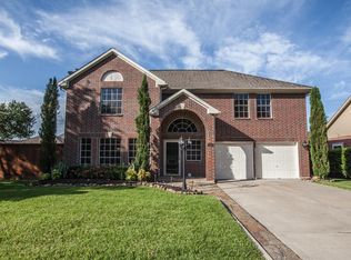 1901 N Mission Cir, Friendswood, TX 77546