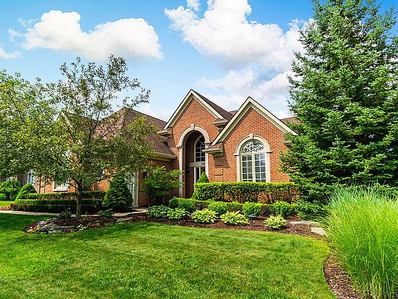 2nd image of 24525 Wedgewood Dr