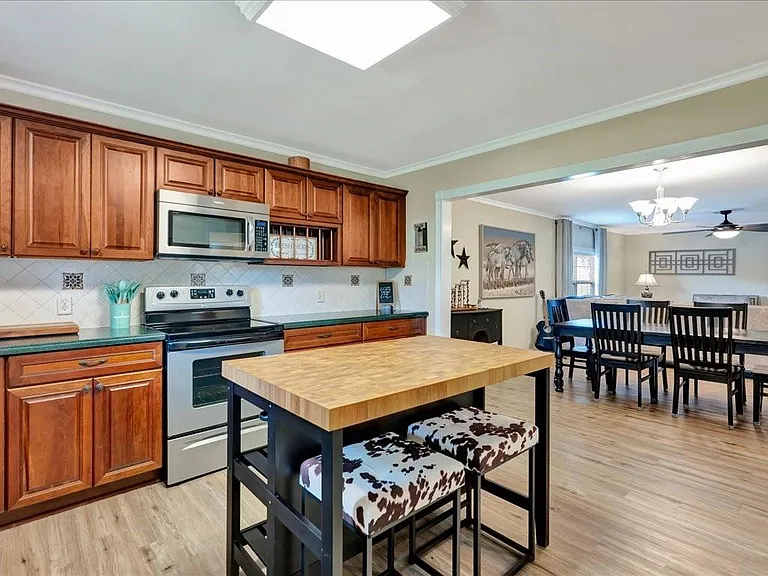 683 Water View Dr — Photo 19