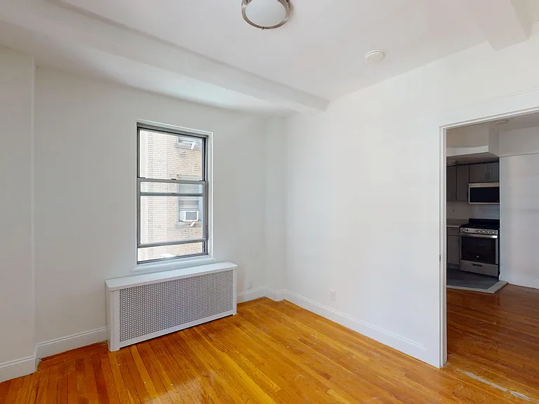 301 E 38th St #12H — Photo 5