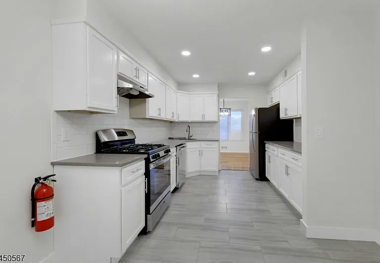 35 Reagan Way — Photo 11