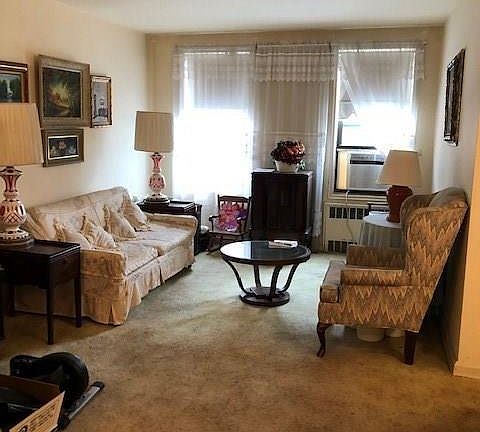 4th image of 2220 Burnett St APT 2H