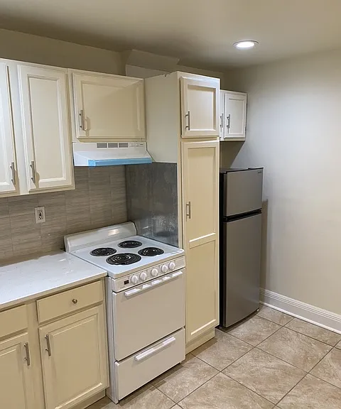 3122 W Gordon St — Photo 2