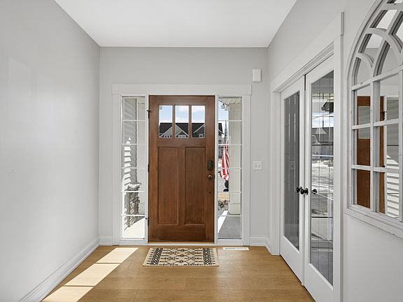 3rd image of 20377 Hampton Ct
