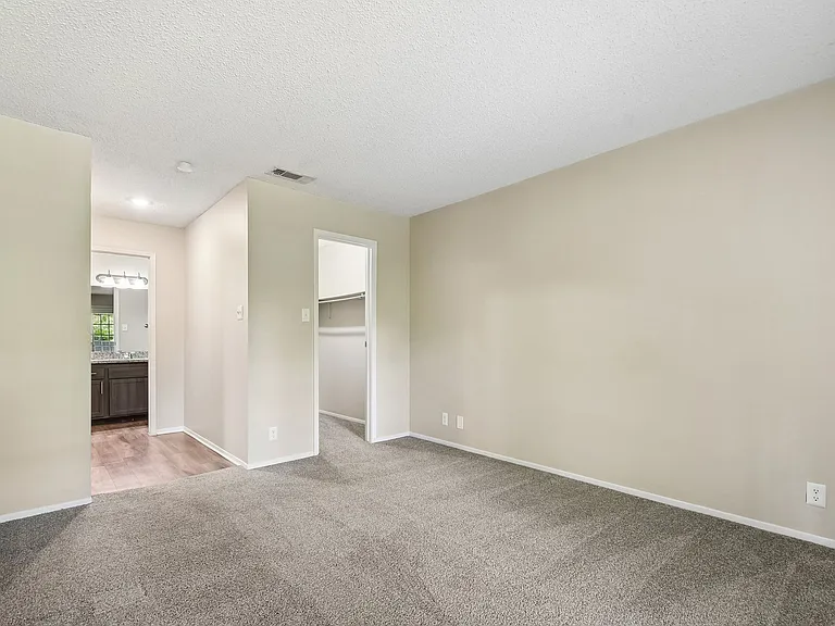 Chappell Hill Apartments — Photo 41