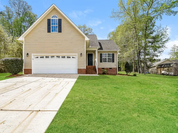 1003 Walnut Dr, Erwin, NC 28339