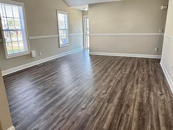 4th image of 1136 Nicklaus Dr #B