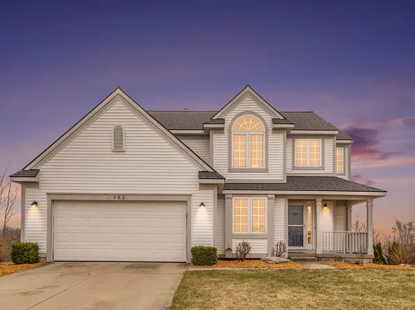 662 Scott View Dr NE, Comstock Park, MI 49321