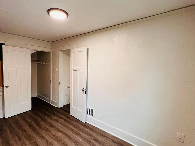 1127 Vernon Dr — Photo 23