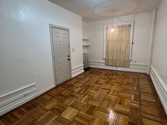 2nd image of 2846 Morris Ave #1