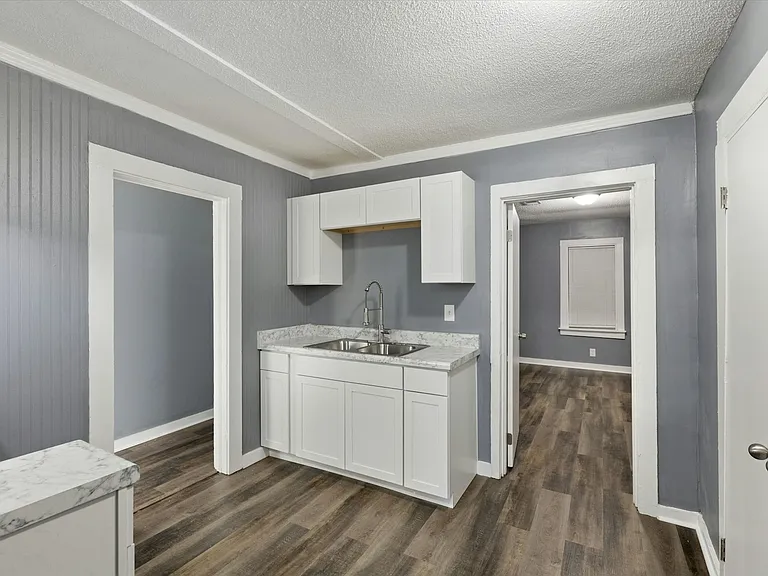 425 Carpenter St — Photo 5