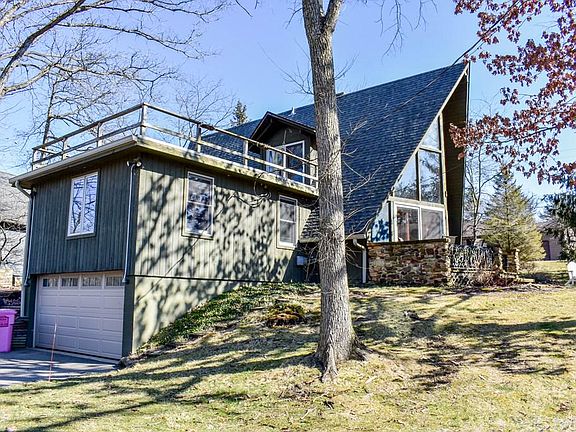 2nd image of 1001 Pike Dr