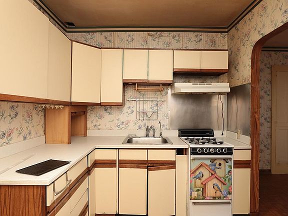 3rd image of 564 Hensley Ave