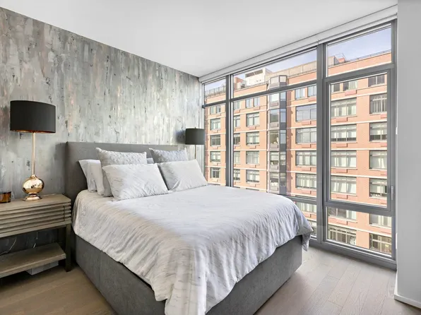 1425 Hudson Street image 13 of 23