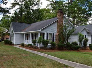 110 Hunting Creek Dr, Lugoff, SC 29078
