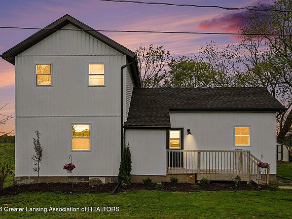 2nd image of 837 N Aurelius Rd