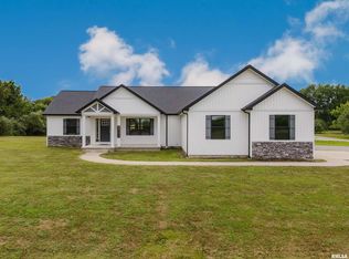 16423 Old Creal Springs Rd, Marion, IL 62959