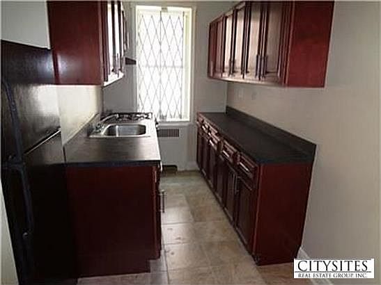 1st image of 558 Parkside Ave APT B8