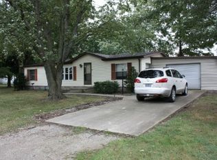 21 Piatt Ave, Mattoon, IL 61938