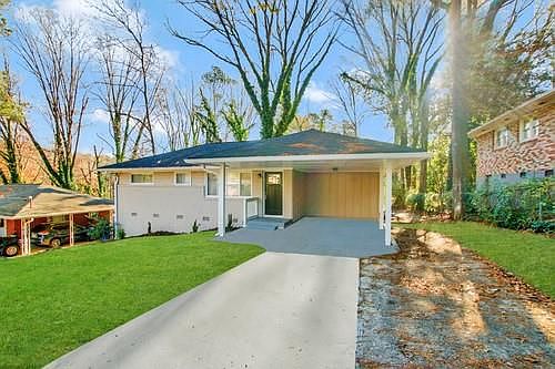 3rd image of 2740 Bonnybrook Dr SW
