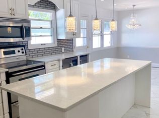 418 S Marginal Rd, Jericho, NY 11753