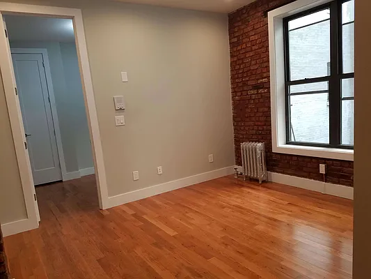 Rented by The Hamilton Group | media 21