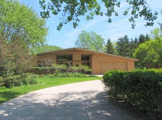 124 Meander Rd, Golden Valley, MN 55422