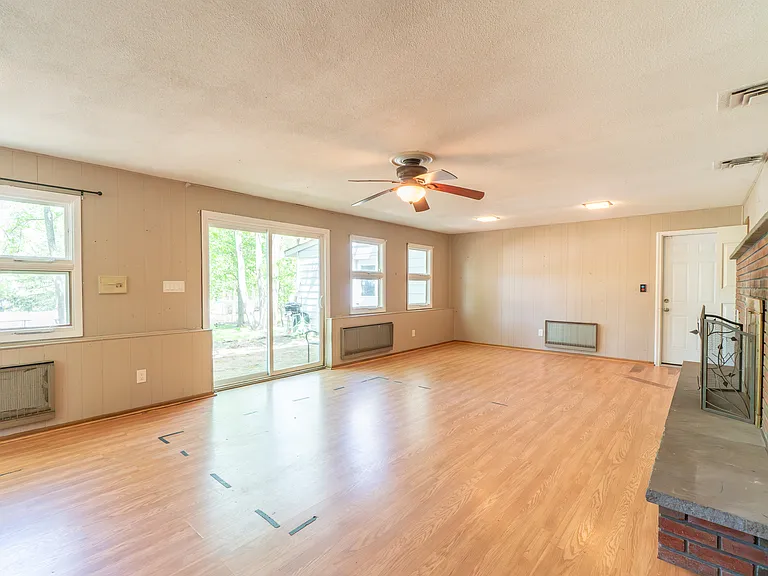 21 Hamilton Ave — Photo 44