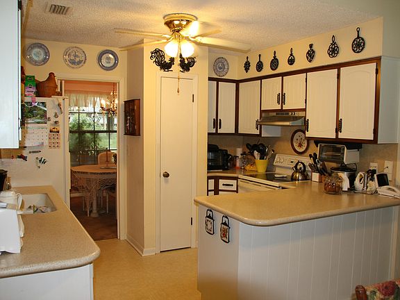 5th image of 102 BARTRAM Trail S