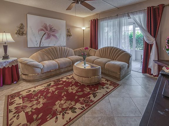 5th image of 2581 Garden Drive N #110