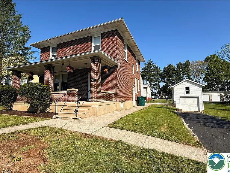 3241 Freemansburg Ave — Photo 2