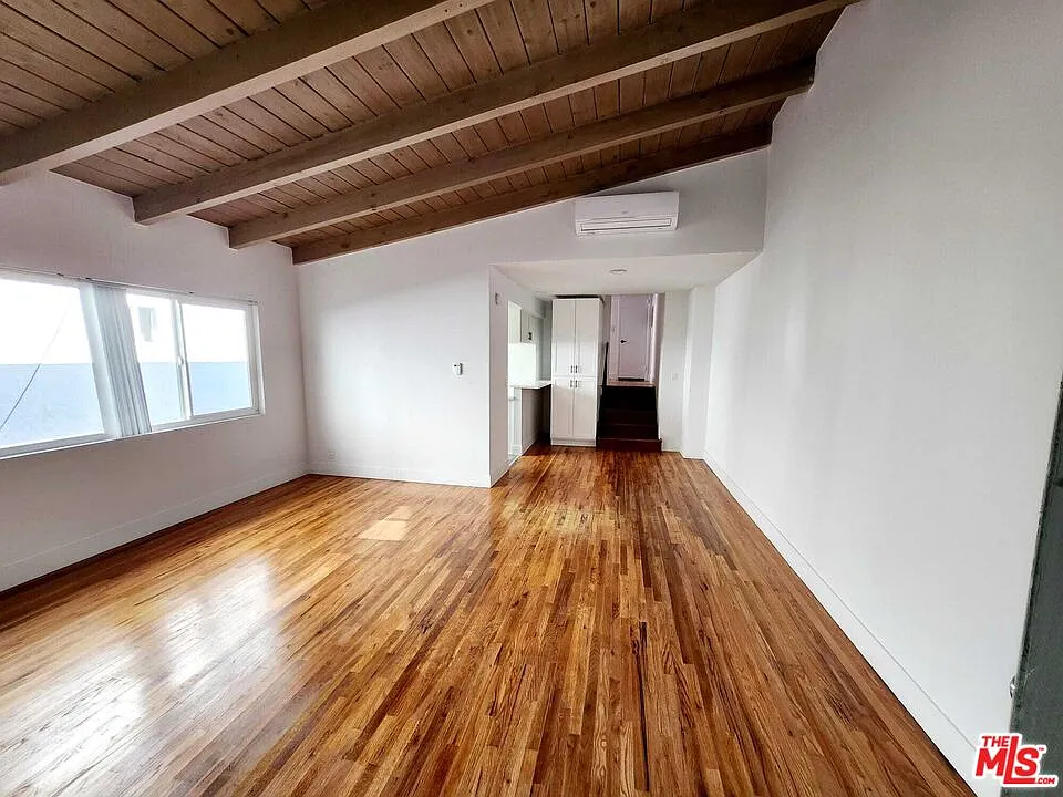 1 bed, $2,995 — Photo 1