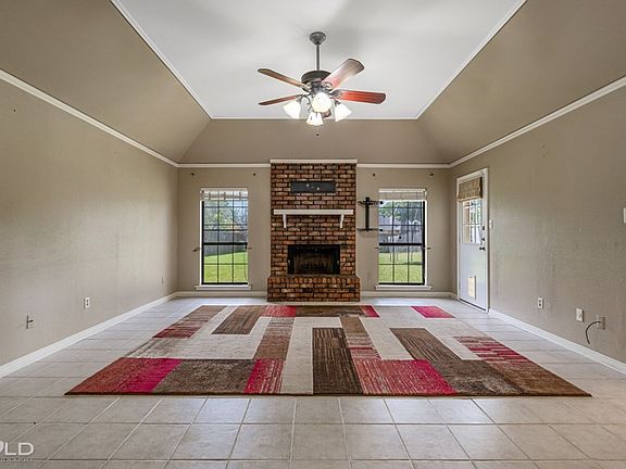 5th image of 501 Southwood Dr