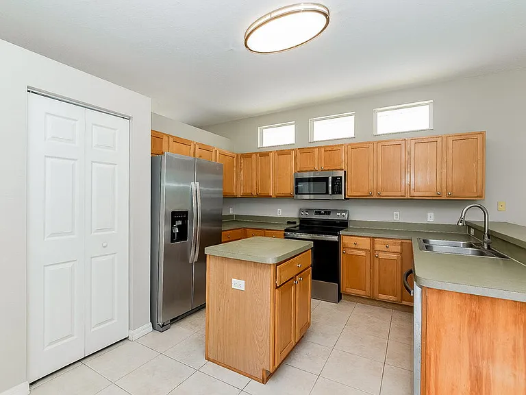 1252 Millbrook Cir — Photo 5