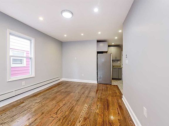 5th image of 111-20 207th St